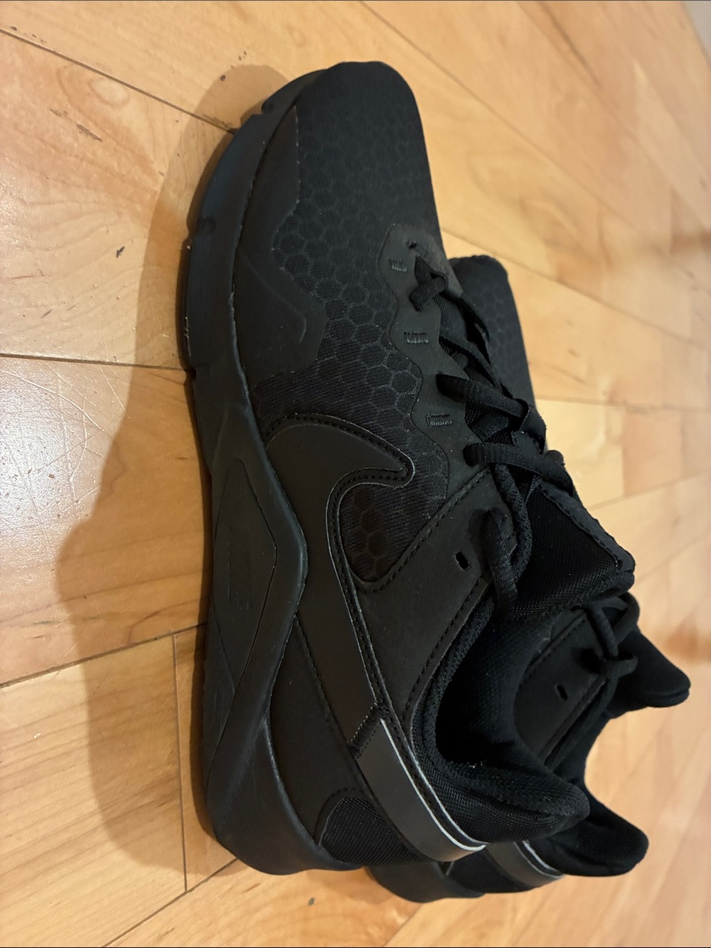 Women’s Nike Black Low-Top Sneaker Trainers